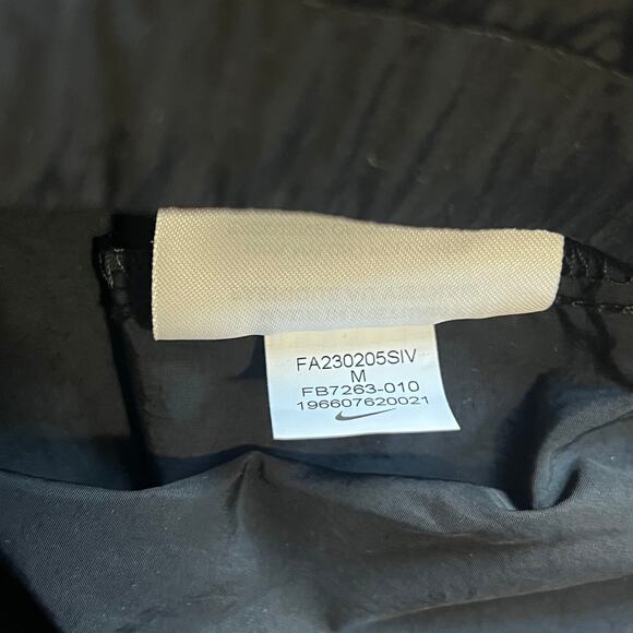 Nike Lightweight jacket Sz M FB7263-010 - Picture 6 of 7